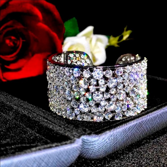 Unique Luxury Designer Bridal Bracelet - Picture 1 of 12